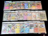 Dans ce coffret, on trouve de nombreux types de cartes Pokémon différents