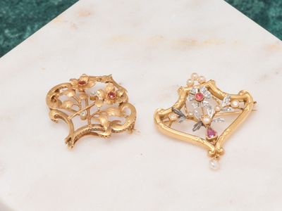 Lot de deux broches anciennes en or jaune 18k 750 millièmes