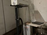a machine that is sitting on a table in a room