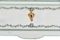 COMMODE ouvrant à deux tiroirs, relaquée à décor de frises f… (photo 5)