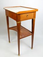 Petite table de style Louis XVI, dite "cabaret" en acajou bl… (photo 3)