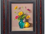 une image d'un tableau de fleurs dans un vase bleu