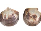deux coquillages sur lesquels figurent l'image d'un homme et d'une femme