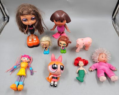 51 / C1 / Lot de figurines Dora etc.