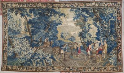 une image d'une tapisserie accrochée au mur d'une pièce