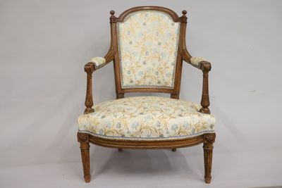 Fauteuil en bois naturel, dossier raquette à colonnes torsad…