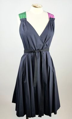 une photo d'une robe sur un mannequin, mannequin, mannequin, mannequin, mannequin, mannequin, mannequin, manne