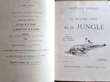 un livre ouvert sur lequel est dessiné un crocodile