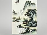 une peinture orientale représentant une rivière et des montagnes, posée sur un petit socle