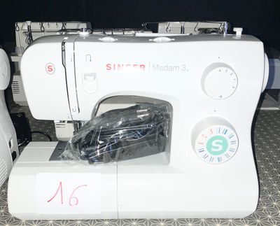 MACHINE A COUDRE SINGER Madame 3