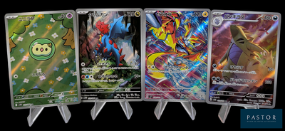 quatre types différents de cartes Pokémon à la suite
