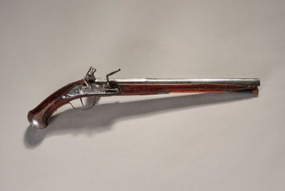 Long pistolet d'arçon stéphanois, pré-réglementaire, à silex…