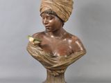 buste en bronze représentant une femme coiffée d'un turban