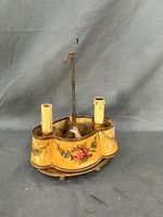 Lampe bouillotte en tôle peinte à décor de guirlandes fleuri… (photo 2)