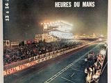 une affiche représentant un circuit automobile avec plusieurs personnes