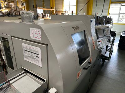 une machine qui se trouve à l'intérieur d'un bâtiment