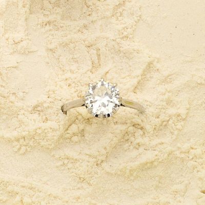Bague solitaire en platine (850e), ornée d'un diamant demi-t…