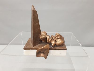 Jens-Flemming Sorensen (né en 1933). "Obélisque et visage". …