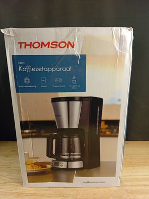 Lot: cafetière Thomson, aspirateur à main aerian, fer à repa…