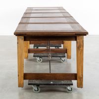 Une table de réfectoire ou de bibliothèque exceptionnellemen… (photo 4)