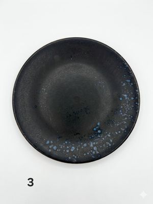 Lot de 42 assiettes Noires Mouchetées bleue ou verte VENDUES…