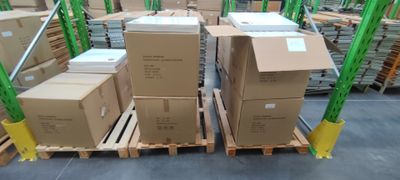 Ensemble de 14 palettes de luminaires - Photo 1