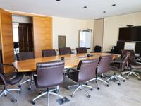 Table de réunion, la structure en métal, le plateau ovale en… (photo 3)