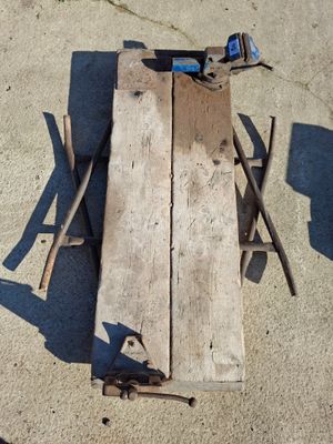 Etabli à piétement métallique pliant avec étau et étau à tube - Photo 1