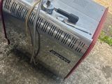 a small machine that is sitting on the ground