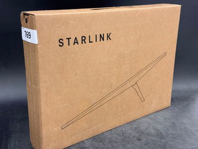 une boîte en carton portant le logo Starlink