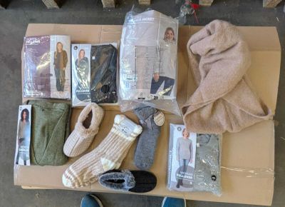 31 / 1 palette de 80 kg de mix textile ACTION (chausse…