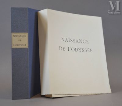 deux livres posés l'un à côté de l'autre sur une table