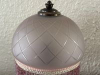 Lampe au pied balustre sur lequel repose un abat-jour en ver… (photo 4)