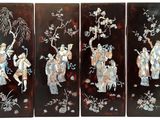 quatre panneaux de style oriental peints sur bois, représentant des fleurs et des oiseaux