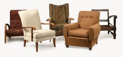 three chairs and a recliner are arranged in a row