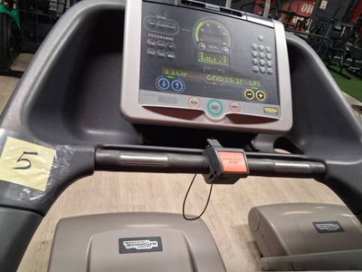 Tapis de course professionnel Technogym Excite (5).