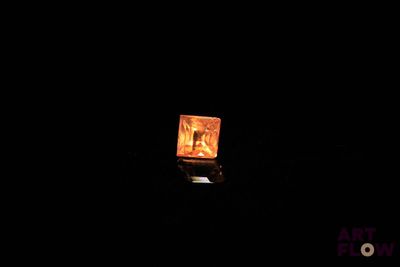 une lumière qui brille dans l'obscurité