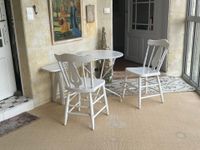 LOT DE MOBILIER comprenant une coiffeuse et sa chaise modern… (photo 2)