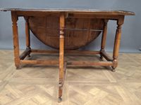 Table à battants en bois posant sur quatre pieds entretoisés (photo 4)