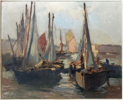 de nombreux bateaux amarrés les uns près des autres