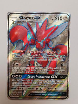 gros plan d'une carte pokemon sur une table
