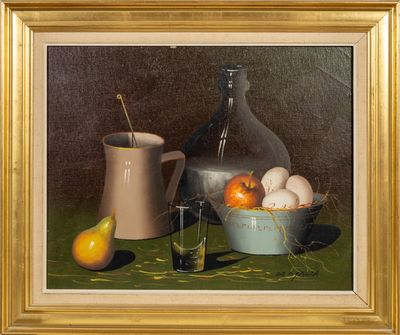 un tableau représentant une carafe et une corbeille de fruits posés sur une table