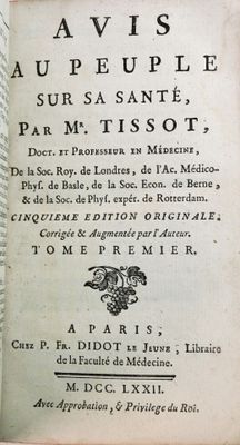 un livre ouvert avec l'image d'un oiseau dessus