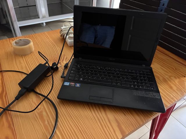 PC portable ASUS, imprimante laser BROTHER, deux imprimantes tick...