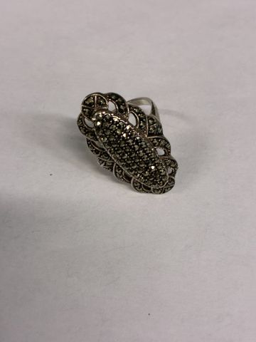 Bague en métal et strass