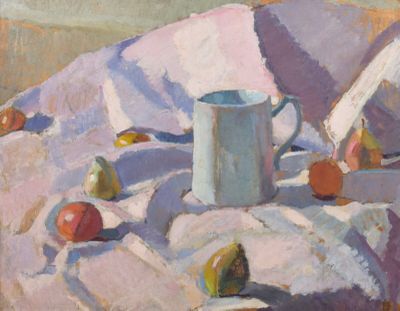 un tableau représentant un pichet et des pommes posés sur une nappe