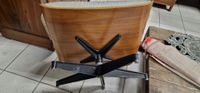 Table basse, piètement fer dessus bois et un fauteuil dans l… (photo 5)