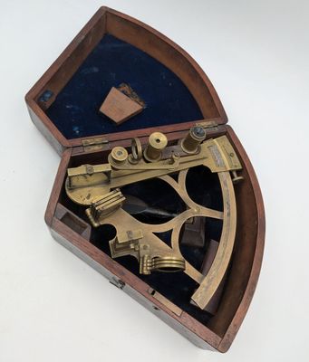Sextant en laiton signé sur le vernier par un fabricant lond…