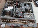 une boîte à outils qui contient tout un tas d'outils