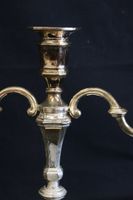 Paire de chandeliers à trois bras de lumière en métal argent… (photo 3)